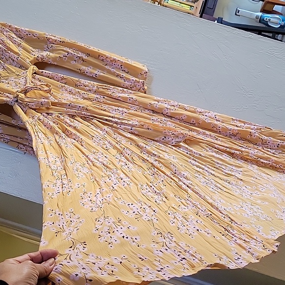 Billabong Floral Maxi Wrap Dress - Picture 8 of 13